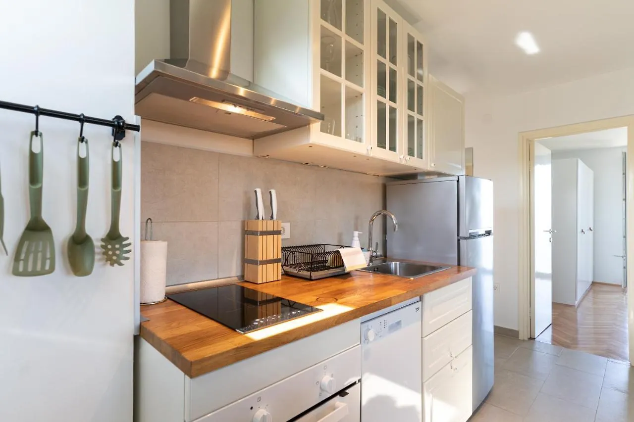 Apartment With A View Ρόβινι